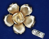 Vtg Crown Trifari Gold Tone Flower Brooch NOS Original Tags