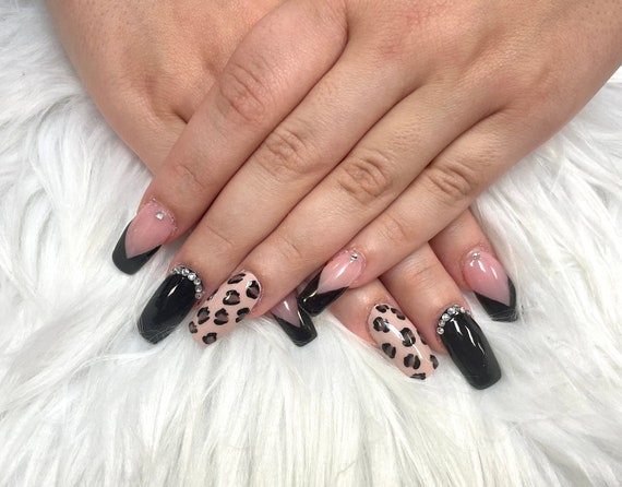 How To Paint Modern Leopard Print Nails - Lulus.com Fashion Blog