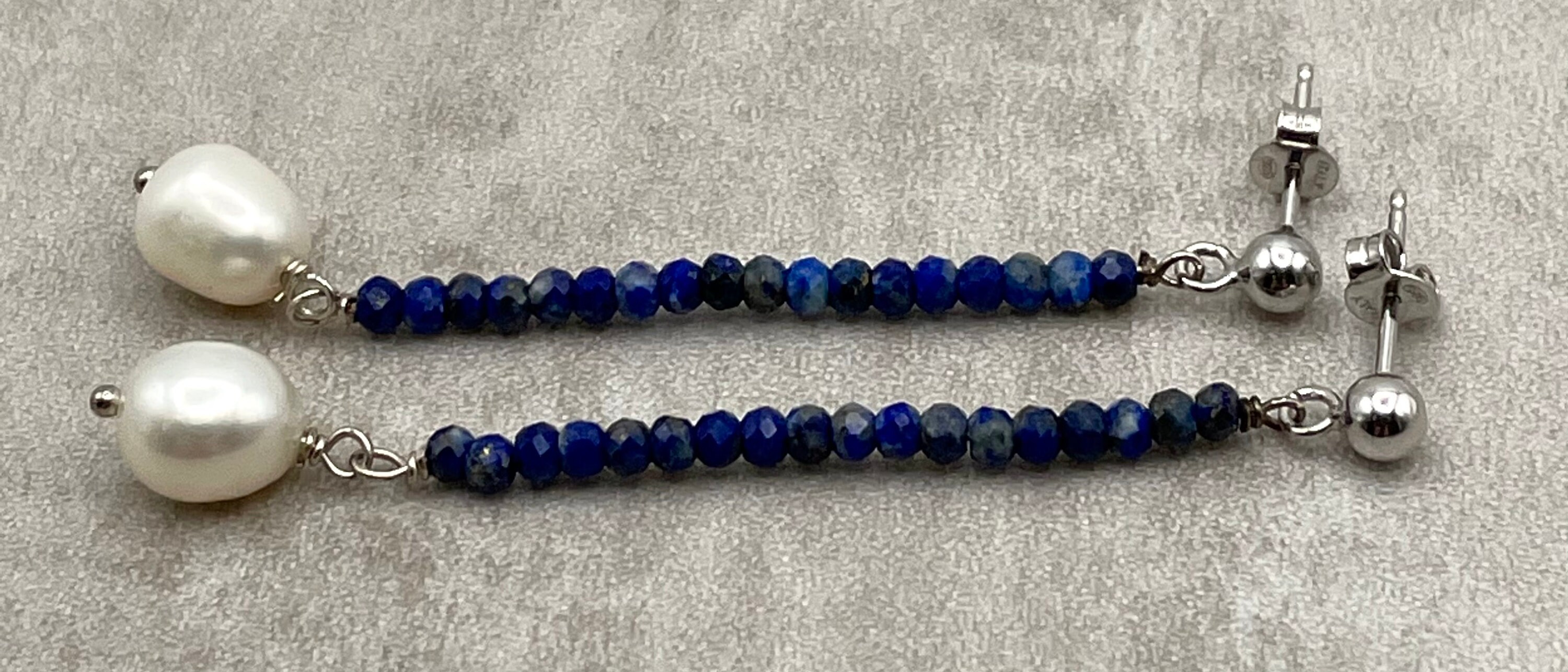 Orecchini ad anello con zirconi e perle bianche estraibili