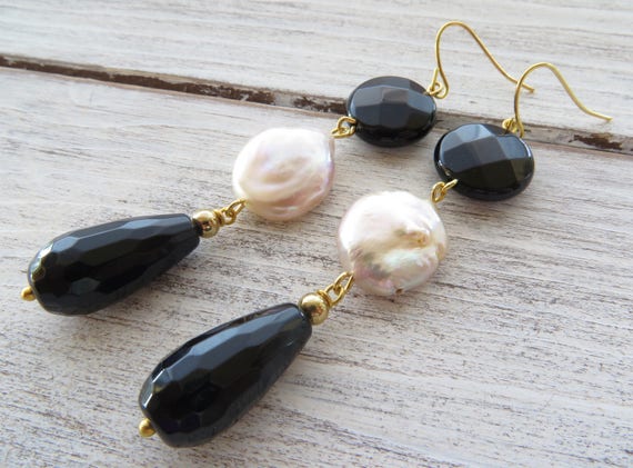 pendenti in argento 925 bijoux contemporanei Orecchini con perle rosa naturali e onice nero orecchini lunghi gioielli pietre dure accessori moda donna pendenti in argento 925 bijoux contemporanei Orecchini con perle rosa naturali e onice nero orecchini lunghi gioielli pietre dure accessori moda donna