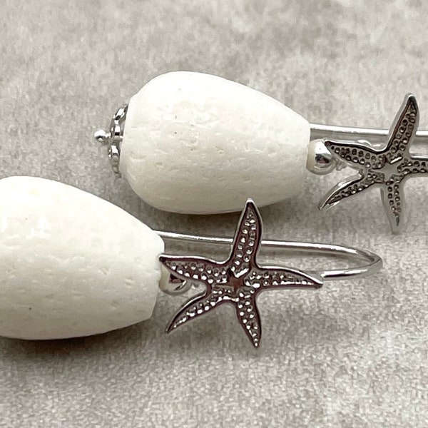 Boucles d'oreilles en corail blanc avec étoiles de mer, petites boucles d'oreilles pendantes, argent sterling 925 fabriqué en Italie, bijoux en pierres précieuses, cadeau d'anniversaire au Royaume-Uni pour femme