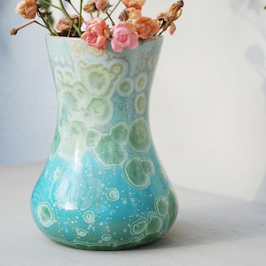 Crystalline Glazed Pottery Vase: Green Ceramic Flower Vase