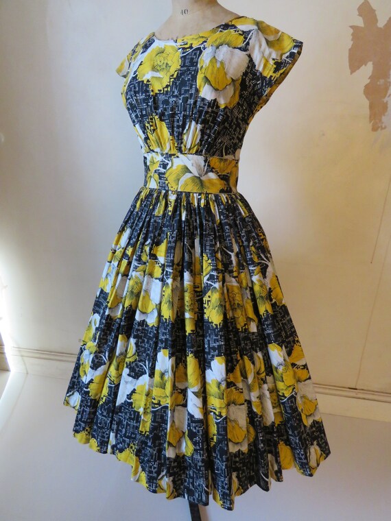 50's dress. Goldfinch. - image 7