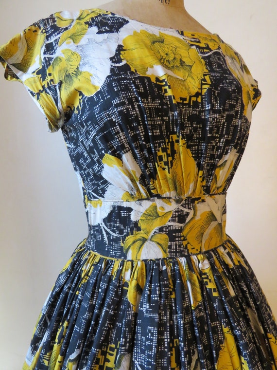 50's dress. Goldfinch. - image 3