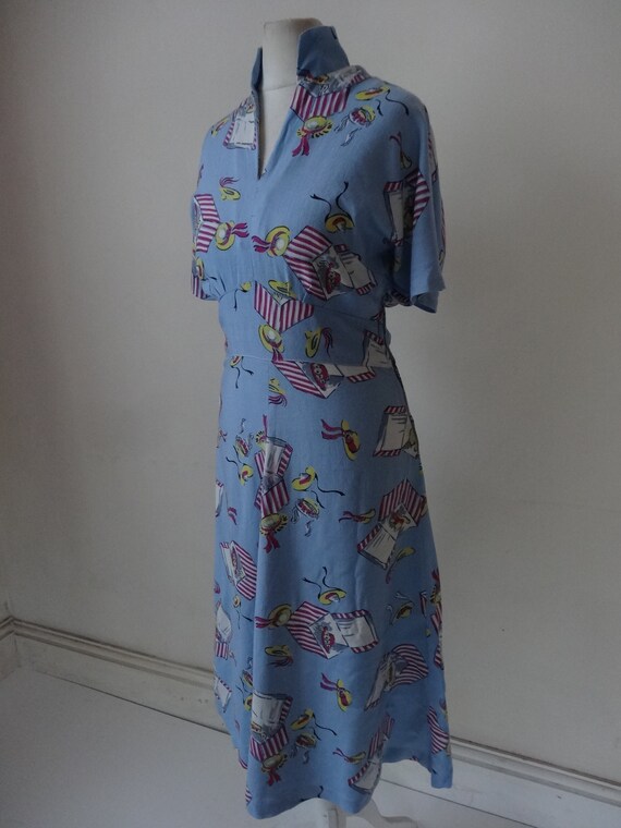 40's dress. Hatboxes and Bonnets.