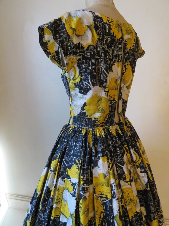 50's dress. Goldfinch. - image 2