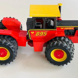 Vintage Collectible Rare Versatile 895 Tractor Metal Toy Tractor, Vintage Tractor, Versatile 895 Tractor, Ertl Vintage Versatile Tractor 895