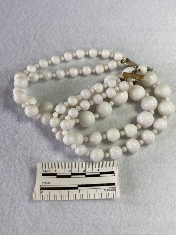 Vintage Two Strand White Marbled Plastic Beaded C… - image 7