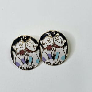 Vintage Twin White Cat Cloisonne Purple Blue Spot Pink Flower Enamel Chinese Animal Gold Tone Stud Earrings Boho Hippie 1980's