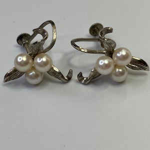 Vintage Silver Plated  And Natural Iridescent Pearl Cluster Flower Three Pearl Centre Silver Leaves Screw Back Earrings