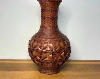 Vintage Japanese Ikebana Vase...Hanakago With Ceramic Insert...Handwoven Bamboo Vase...Split Bamboo Woven Vase...Japanese Flower Arrangement