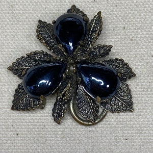 Vintage Black Stone Onyx Teardrop Grape Vine Leaves Flower Floral Chunky Gold Tone Oxidised Brooch Pin Retro Bag Pin