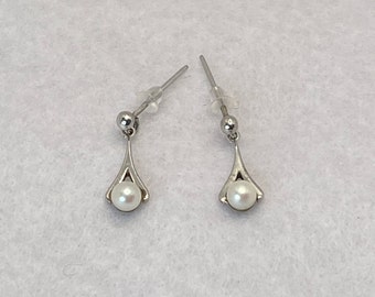 Vintage Sterling Silver And Real Pearl Dangle Drop Elegant Wedding Graduation Debutant Earrings