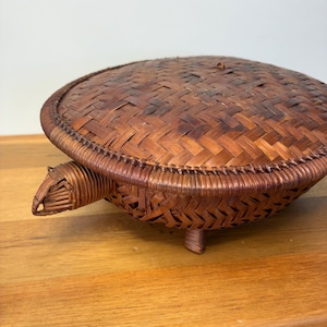 Vintage Hand Woven Turtle Basket With Lid...Wicker/Rattan Animal Lidded Box...Trinket Storage...Jewellery Box...Storage Home Decor