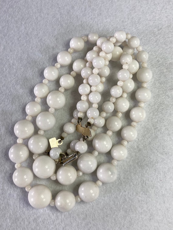Vintage Two Strand White Marbled Plastic Beaded C… - image 6