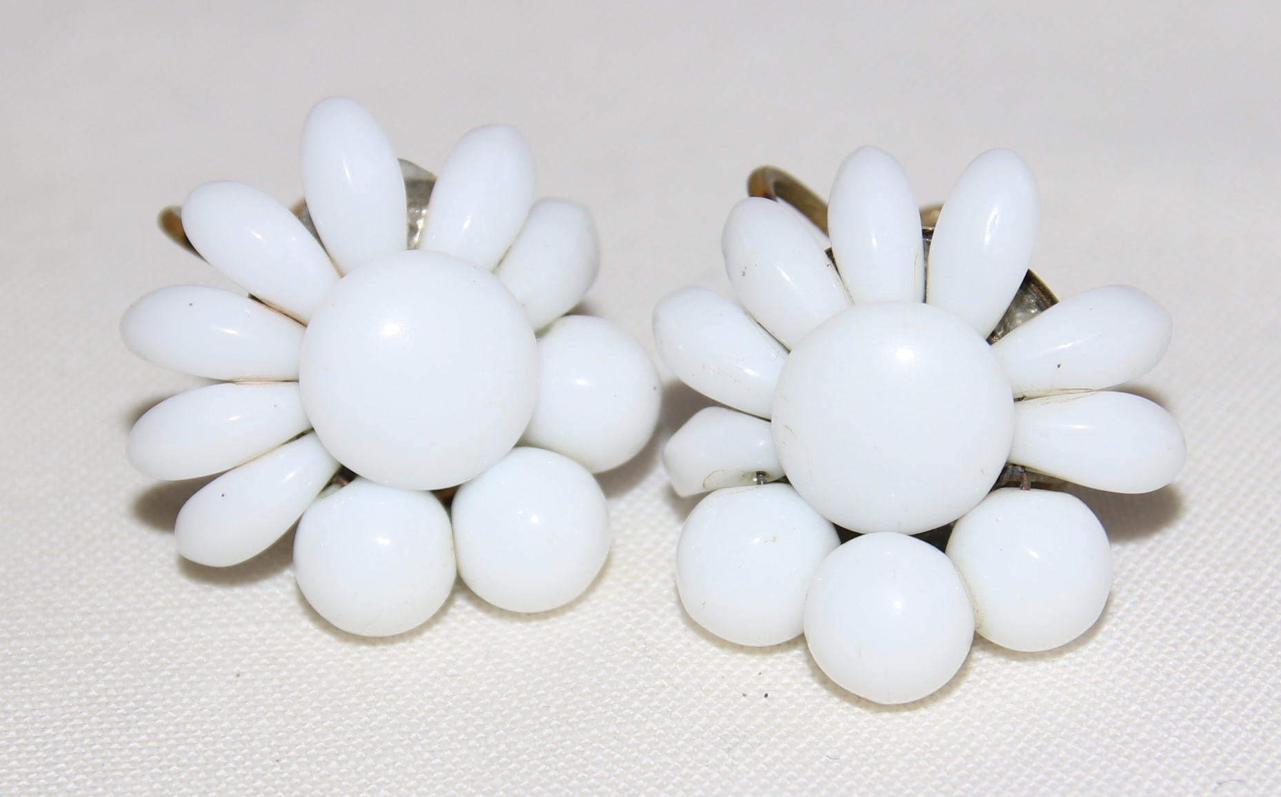 1950's Vaseline glass milkyblue earrings