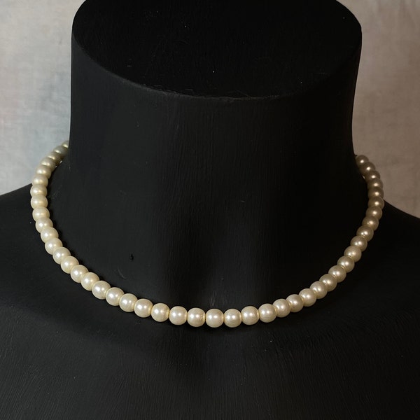 Stunning Vintage 1928 Brand Faux Pearl Choker Necklace Retro