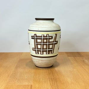 Vaso della Germania Ovest... Ceramica tedesca... Beige vintage con texture e riflessi gialli, interno verde menta... Stile atomico... Finitura opaca