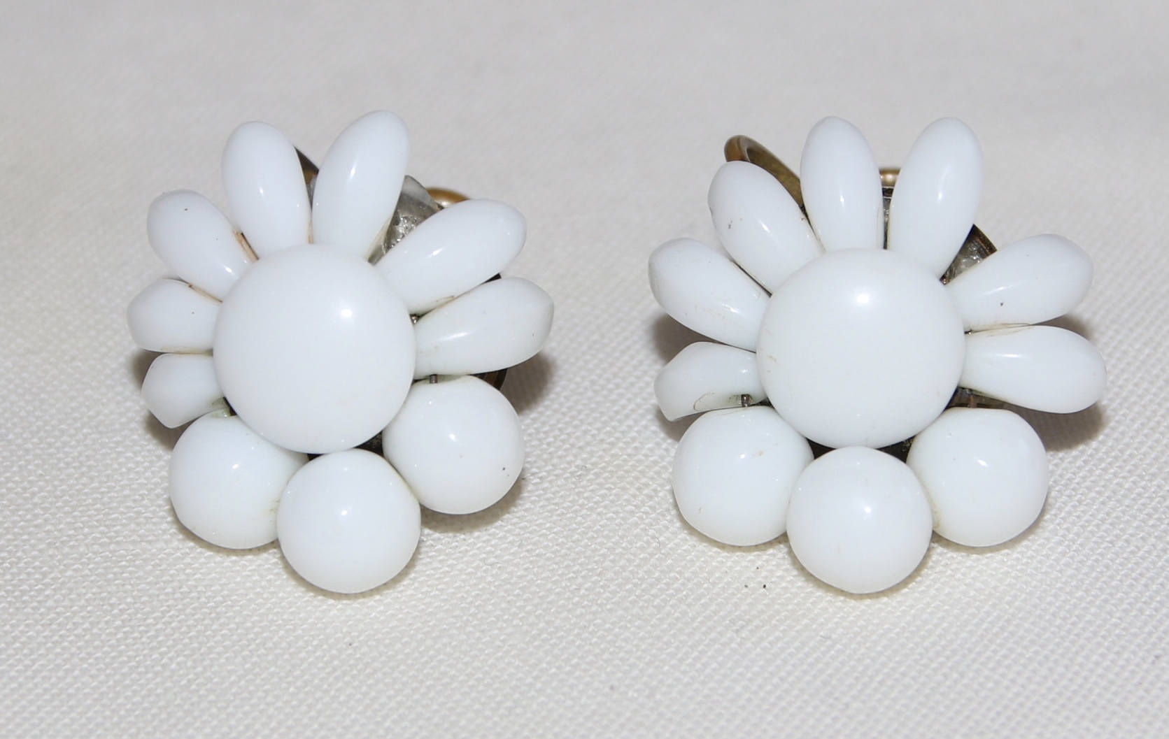 1950's Vaseline glass milkyblue earrings