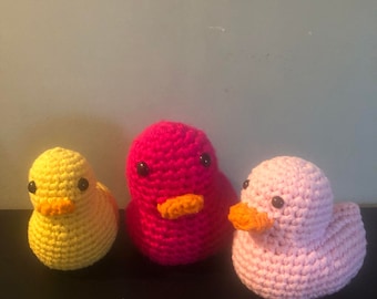Patito de goma de peluche