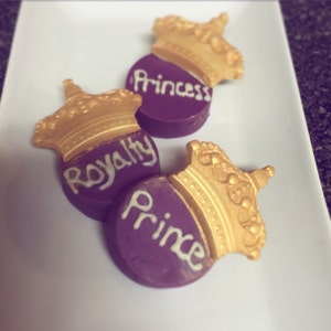 1 Dozen 12 Royal Birthday / Baby Chocolate Covered Oreos