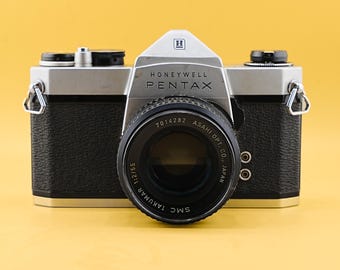 Cámara réflex de película Honeywell Pentax SP 1000 de 35 mm de época con objetivo SMC Takumar de 55 mm F2.