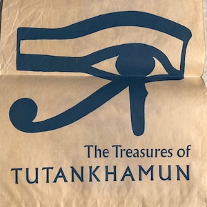 TREASURES OF TUTANKHAMUN Vintage 1970&#39;s souvenir shop paper bag King Tut Egypt Egyptology Archaeology art exhibit