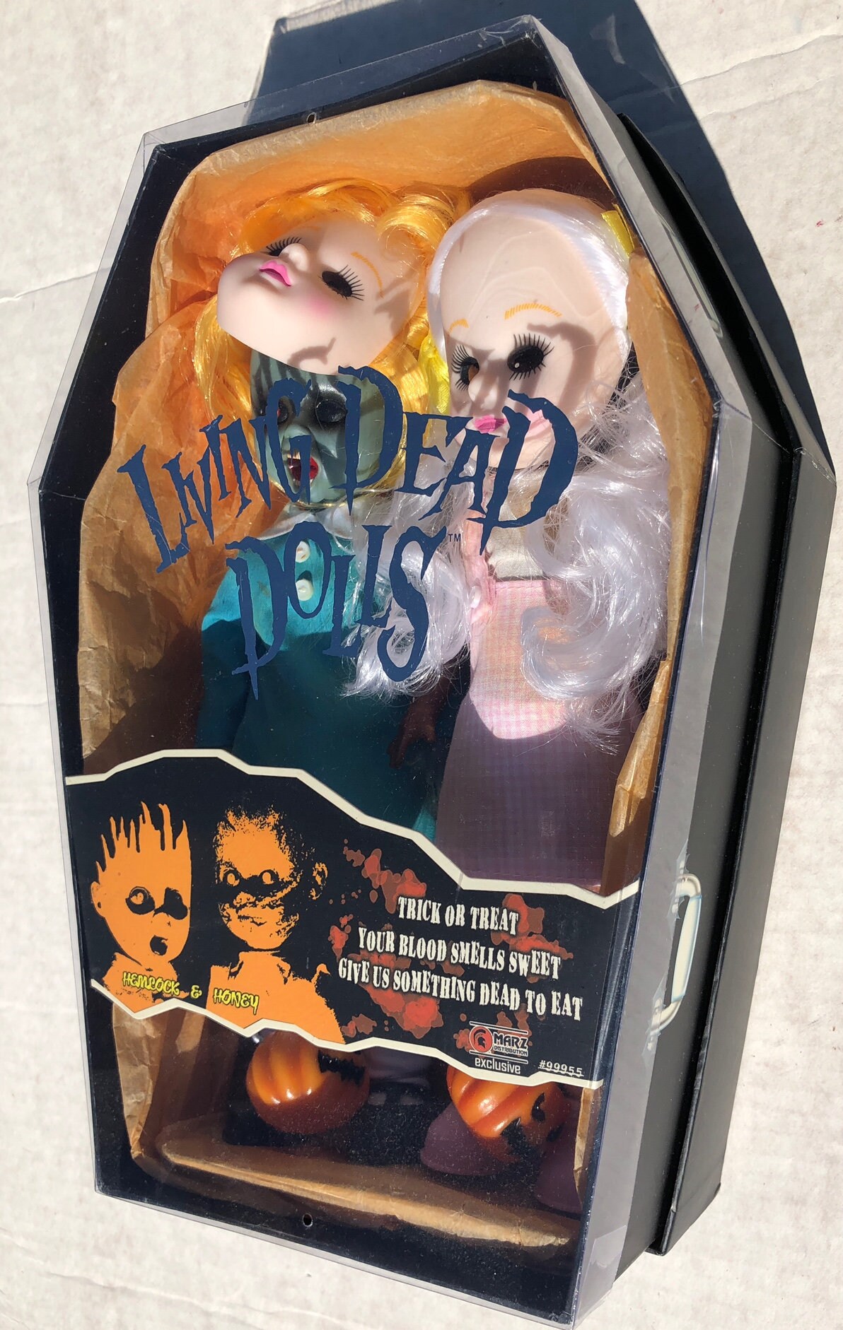 LIVING DEAD DOLL Halloween Hemlock & Honey Trick or Treat