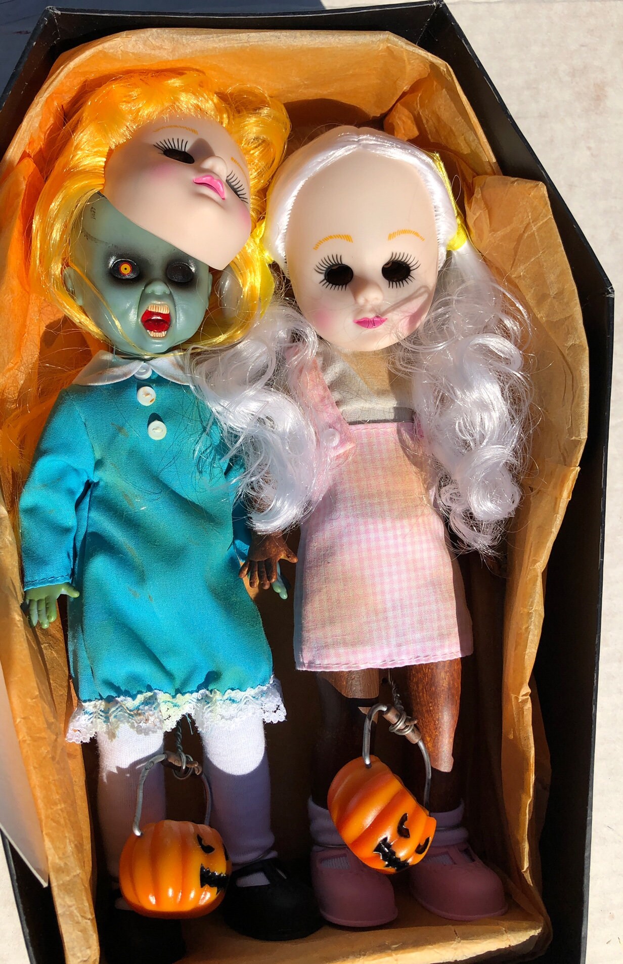 Living dead dolls hemlock and honey hotsell