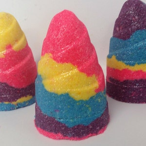 Unicorn Horn Bath Bomb | Rainbow Bath Bomb | Spinning Bath Bomb