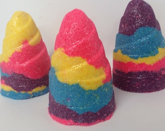 Unicorn, Horn, Magic, Bath Bomb, Rainbow Colors, Bubblegum Scented, Purple Pink Blue Yellow, Tub Fizzy, Colors Water, Spinning Action, Gift