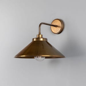 Nerissa Vintage Wall Sconce / Bathroom Brass Wall Light / 7 Color Finishes / 12.4x14.8x15.4&quot; (31.5x37.5x39cm)