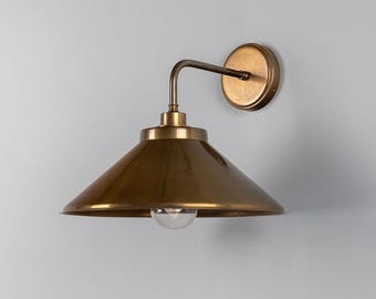 Nerissa Vintage Wall Sconce / Bathroom Brass Wall Light / 7 Color Finishes / 12.4x14.8x15.4" (31.5x37.5x39cm)