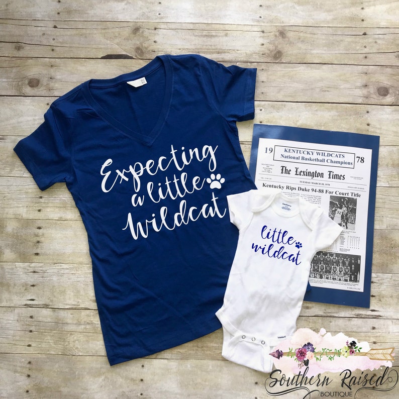 Cky Uk Pregnancy Announcement Baby Shower Gift University Of Mom Shirt Expecting A Little Wildcat