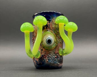Grünes Schleimpilz Schnapsglas