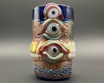 Vaso de chupito con demasiados dientes