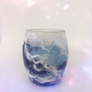 Stormy Seas Tea Light Candle Holder. Strawsilk Glass. image 3