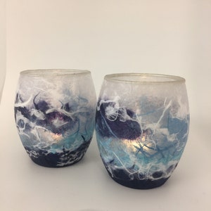 Stormy Seas Tea Light Candle Holder. Strawsilk Glass. image 9