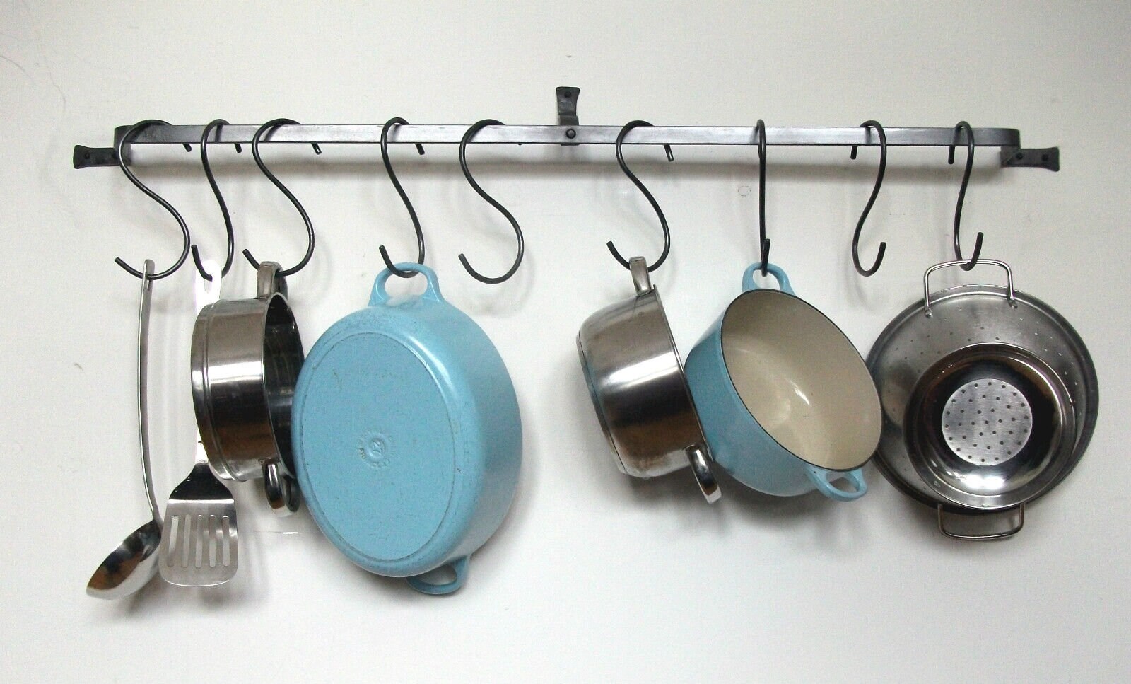 How Far Apart Do You Hang Pots And Pans