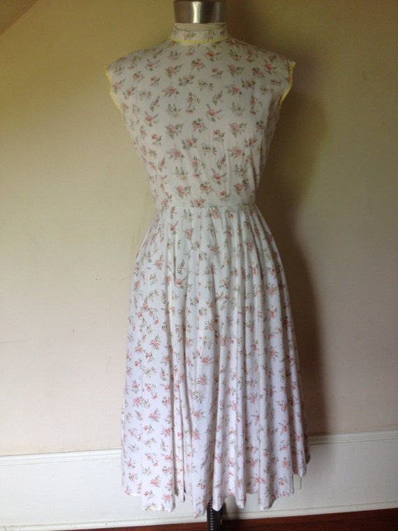 Late 1940's Early 1950's White Sleeveless Cotton D