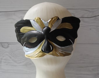 Plastic Cat or Muskrat Mask, Vintage or Vintage Look Halloween Mask