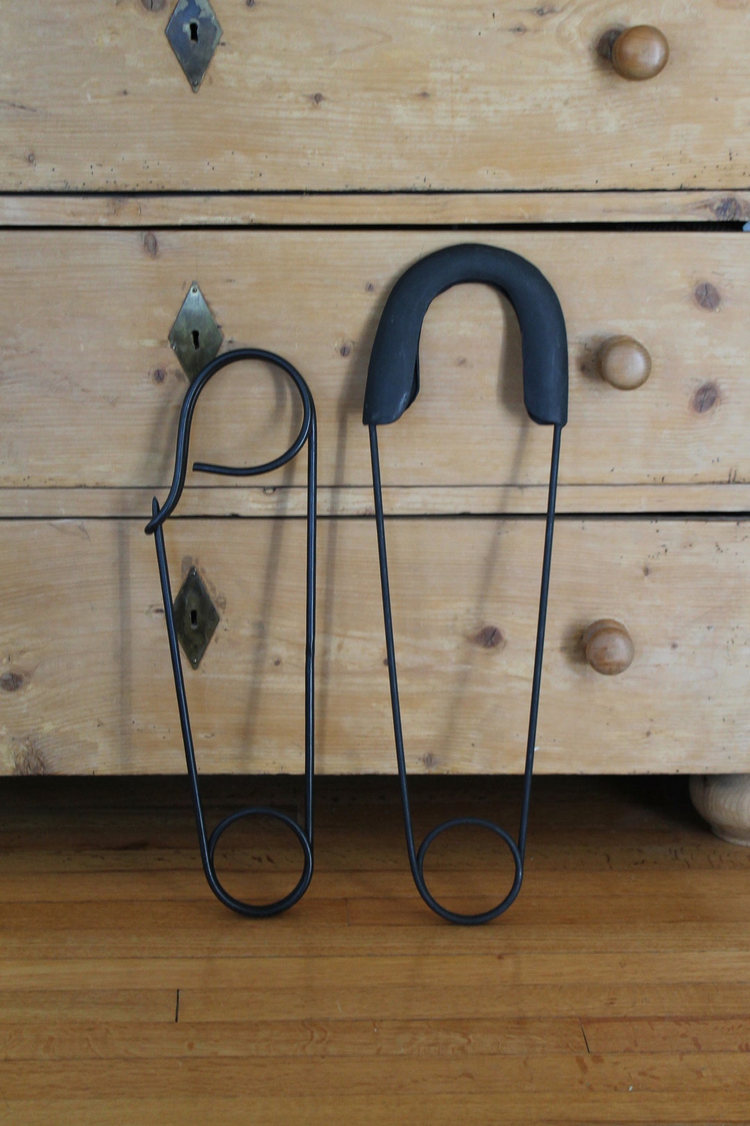 Pair of Extra Large Metal Safety Pins Wall Decor, Laundry Room Wall