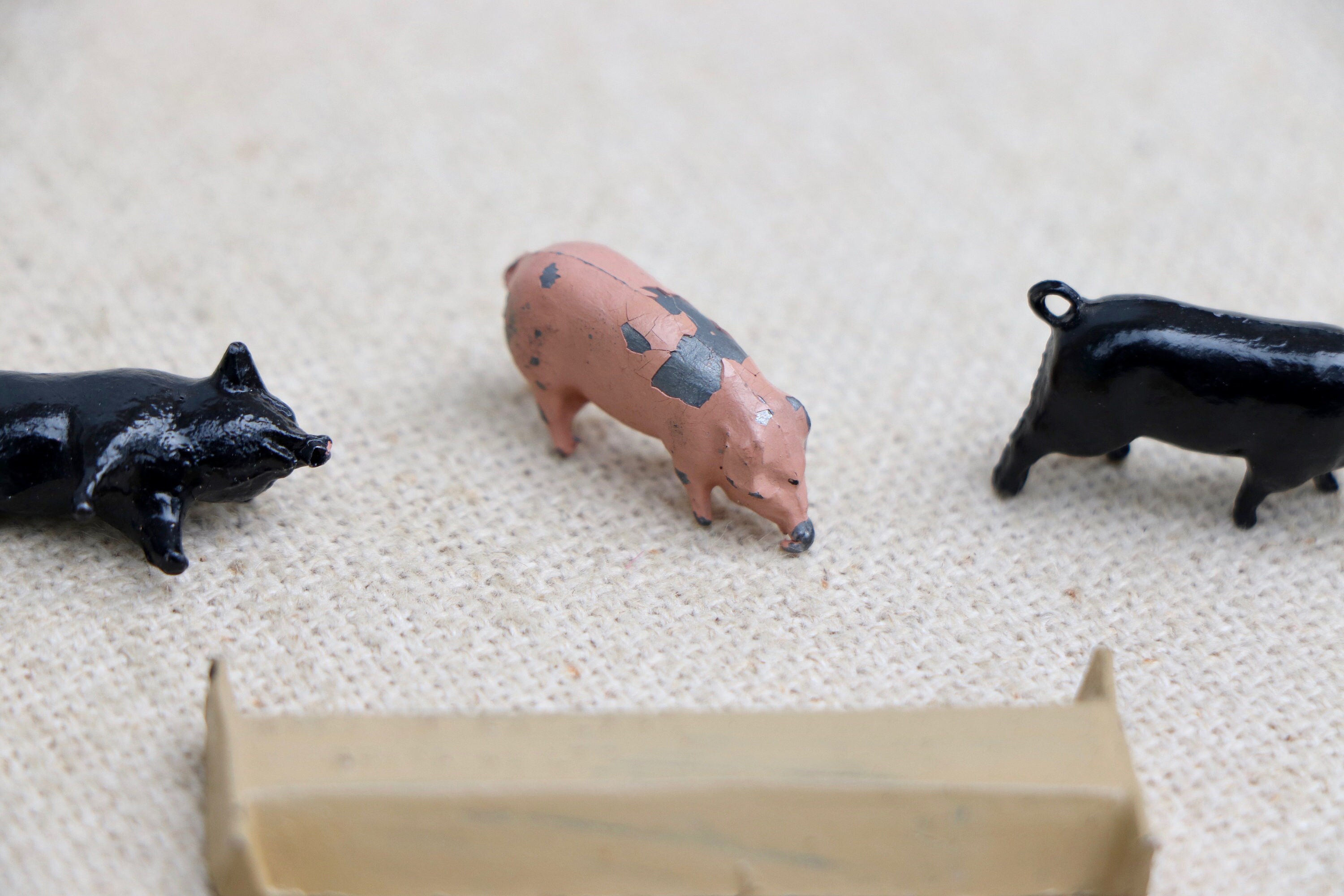 Vintage Lead Miniatures 4 Pigs and Trough Vintage Metal Etsy