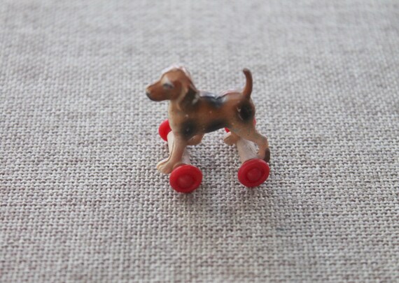 dog on wheels toy