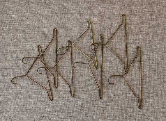 Vintage Set of 7 Small Wire Clothes Hangers, Vintage Doll Clothes Wire  Hangers, Vintage Rustic Decor Hangers 