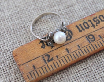 Vintage Sterling Silver, Pearl and Miniature Diamond Ring - Size 6, Vintage Jewelry, Vintage Ring