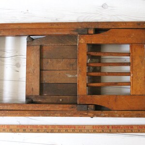 Vintage Child's Wooden Folding Chair; Vintage Wood Camp Chair; Little Seat for Garden, Porch, or Entry bild 4