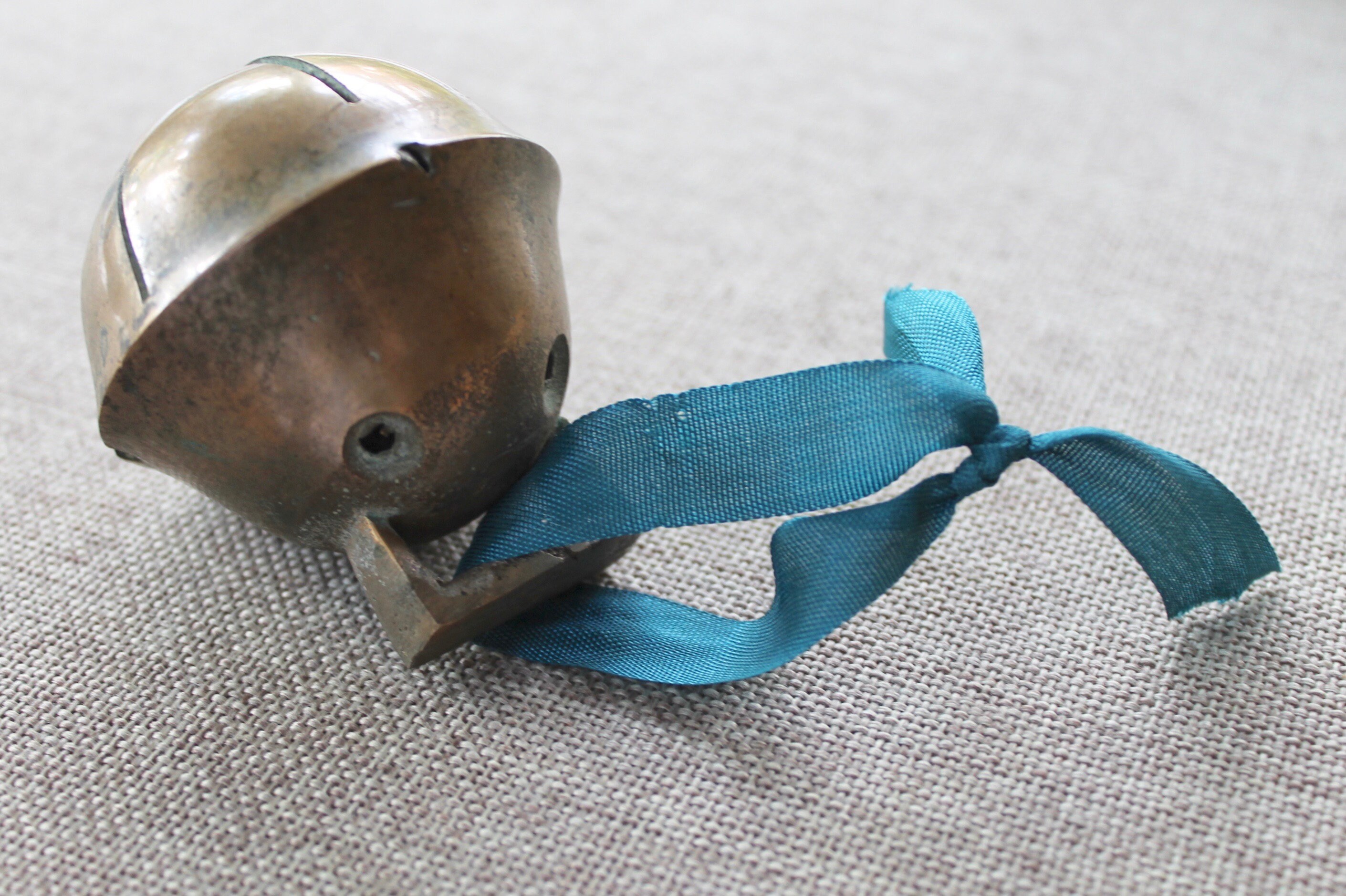 Antique Large Bronze Sleigh Bell with Ribbon Vintage Sleigh Etsy.de