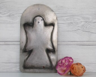 Vintage Large Angel Cookie Cutter, Vintage Christmas Holiday Baking, Vintage Metal Angel Cookie Cutter