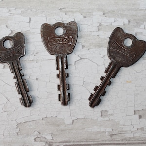 Vintage Lot of 3 Metal Keys, Vintage Keys